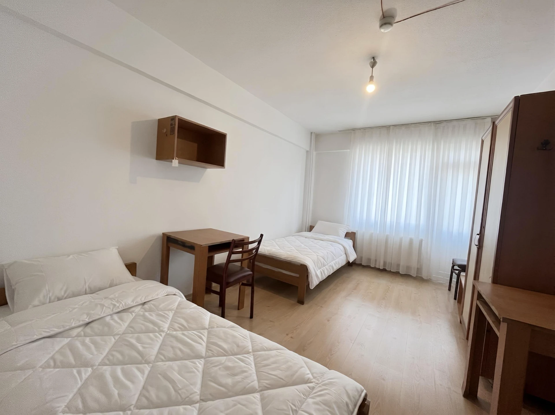 Banyolu ve Tuvaletli Tek Kişilik Oda — Tek Kişilik Premium